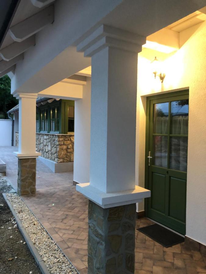 Borostyan Porta Apartment Lesencetomaj
